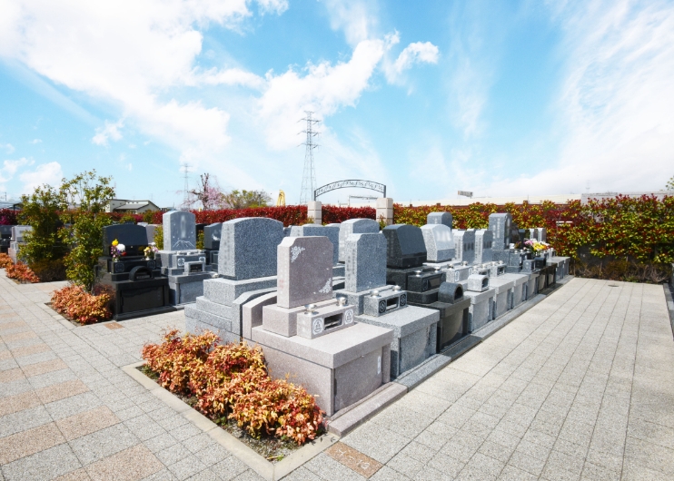 銘板にお名前を彫刻できます